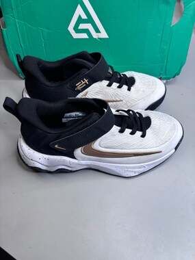 Nike Giannis Immortality 4 PS Kids' Basketball Shoes size 3y